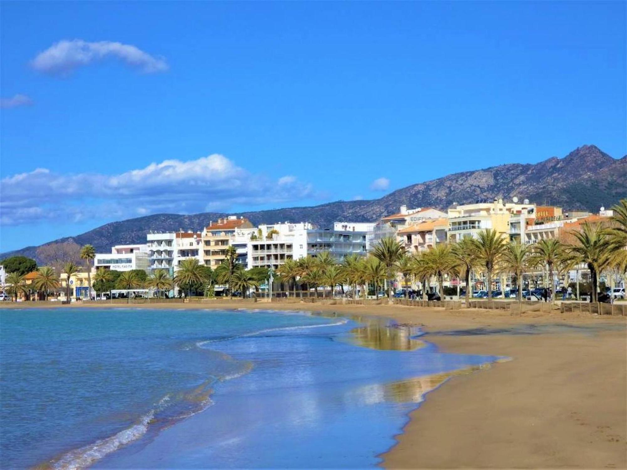 Apartamento En Roses A 2 Min De La Playa Con Vistas Al Mar Av-18 Girona Bagian luar foto